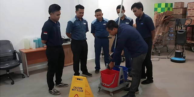 CLEANING SERVICE
